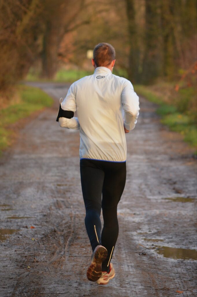 Équipement, Vêtements, Veste, 9 accessoires pour courir la nuit